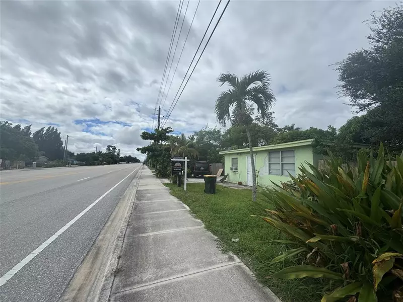 4097 S Haverhill Rd, Greenacres, FL 33463