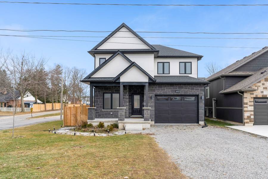 402 Aqueduct ST, Welland, ON L3C 1E1