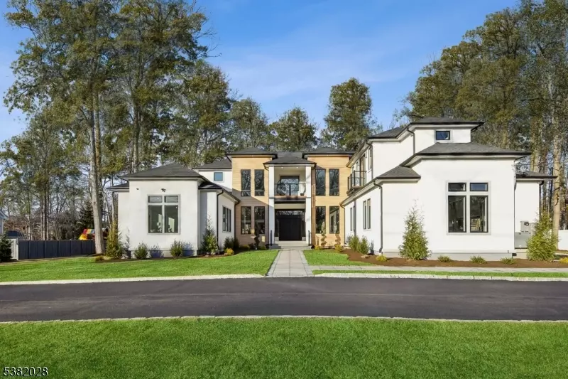 Scotch Plains Twp., NJ 07076,19 Highlander Dr