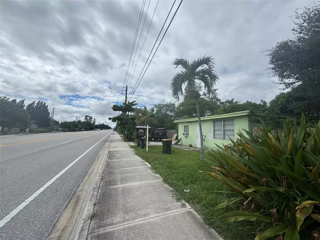 Greenacres, FL 33463,4097 S Haverhill Rd