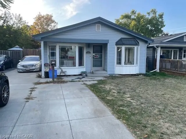 Kitchener, ON N2C 1W5,156 Traynor AVE