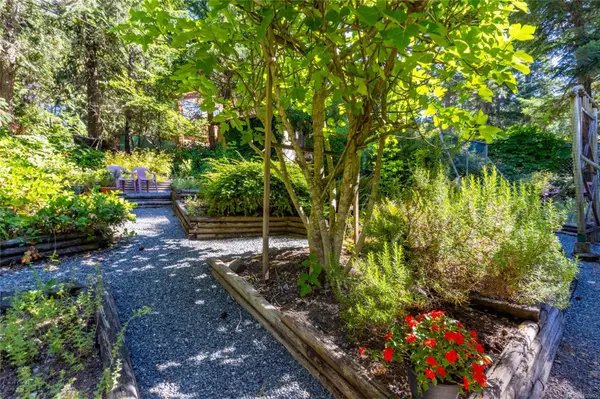 Pender Island, BC V0N 2M0,2703 Brigadoon Cres