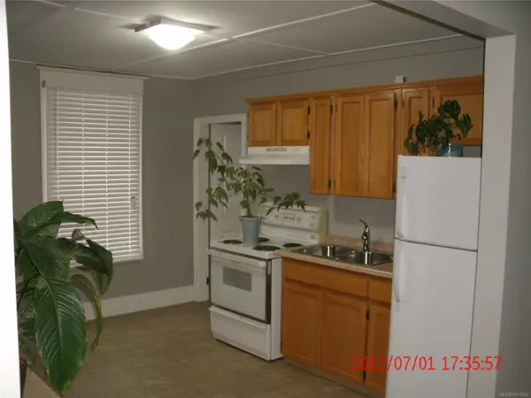 678 Memorial Ave, Qualicum Beach, BC V9K 1T2