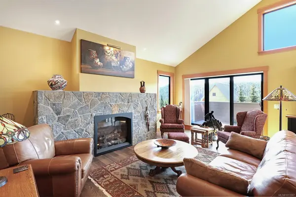 890 Cruikshank Ridge, Courtenay, BC V9J 1L0