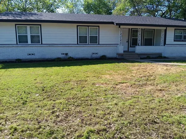 1802 Feagin Street, Kaufman, TX 75142