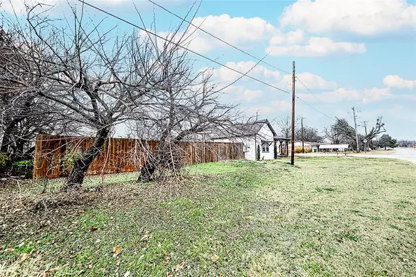Alvord, TX 76225,202 S Trappier Street