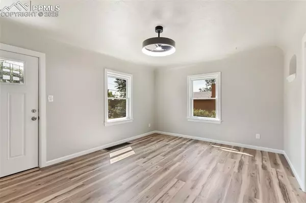 Colorado Springs, CO 80903,906 S Institute ST