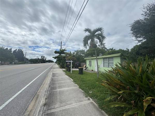 4097 S Haverhill Rd, Greenacres, FL 33463