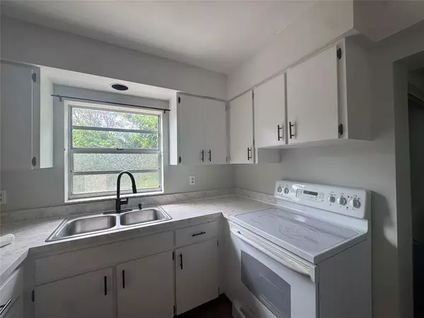 Greenacres, FL 33463,4097 S Haverhill Rd