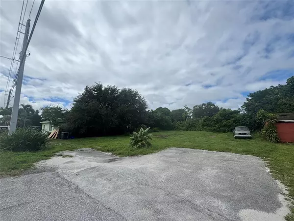 Greenacres, FL 33463,4097 S Haverhill Rd