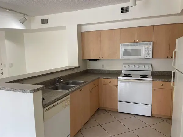 Tamarac, FL 33321,8010 N NOB HILL RD #205