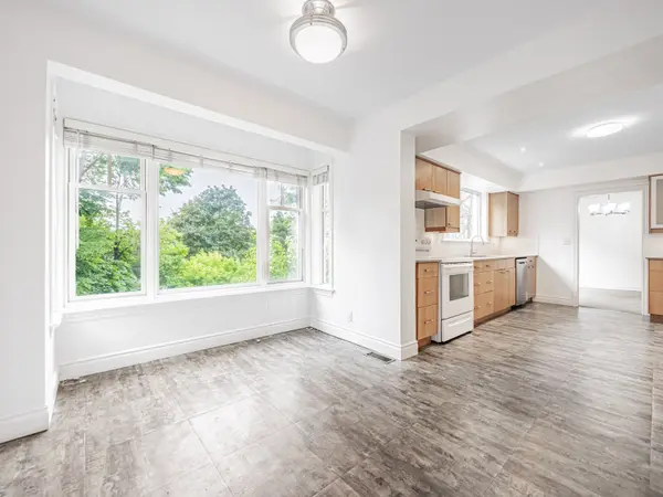 Toronto W01, ON M6S 2X2,252 Ellis AVE