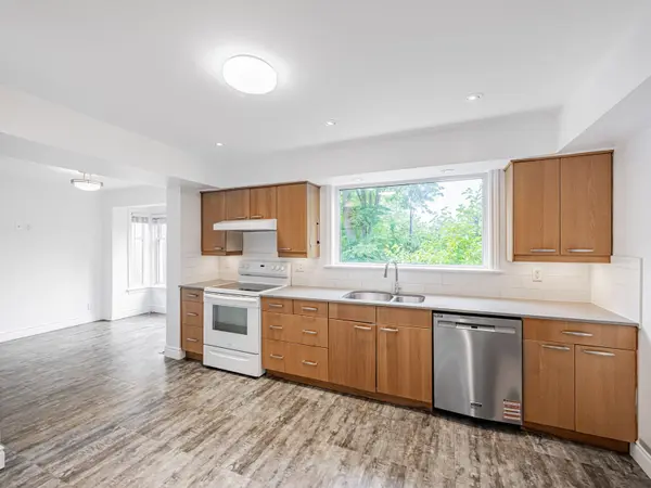 Toronto W01, ON M6S 2X2,252 Ellis AVE