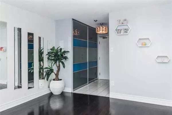 Toronto W10, ON M9V 5G8,3 Rowntree RD #1605