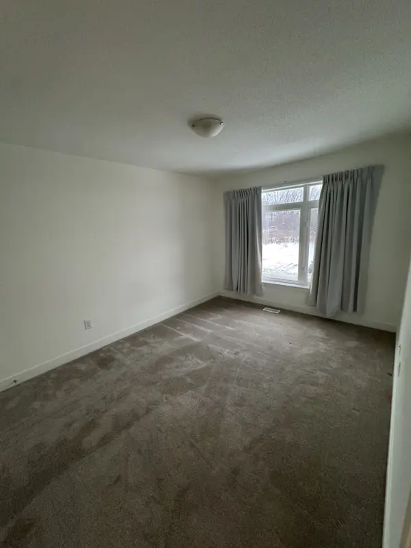 Leitrim, ON K1T 0W2,914 Alvarez LN