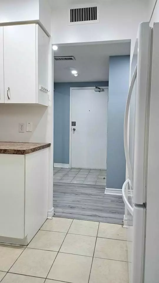 4872 Valley WAY #201, Niagara Falls, ON L2E 1W3