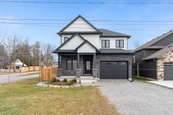 402 Aqueduct ST, Welland, ON L3C 1E1