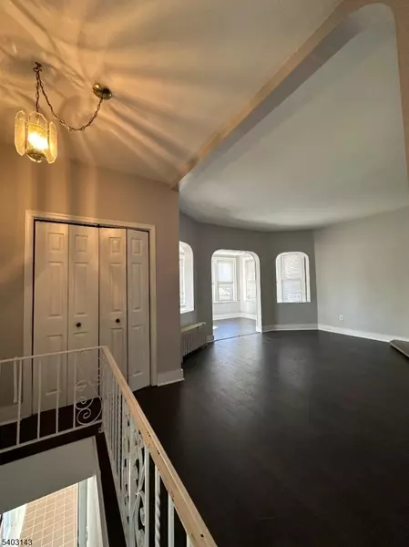 189 Union Ave, Clifton City, NJ 07011