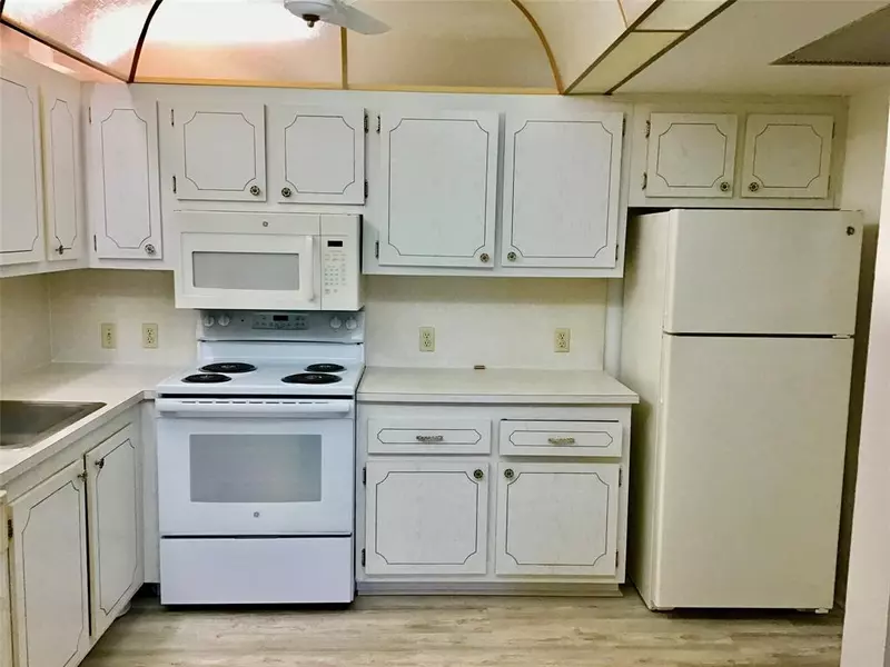 204 Preston E #204, Boca Raton, FL 33434