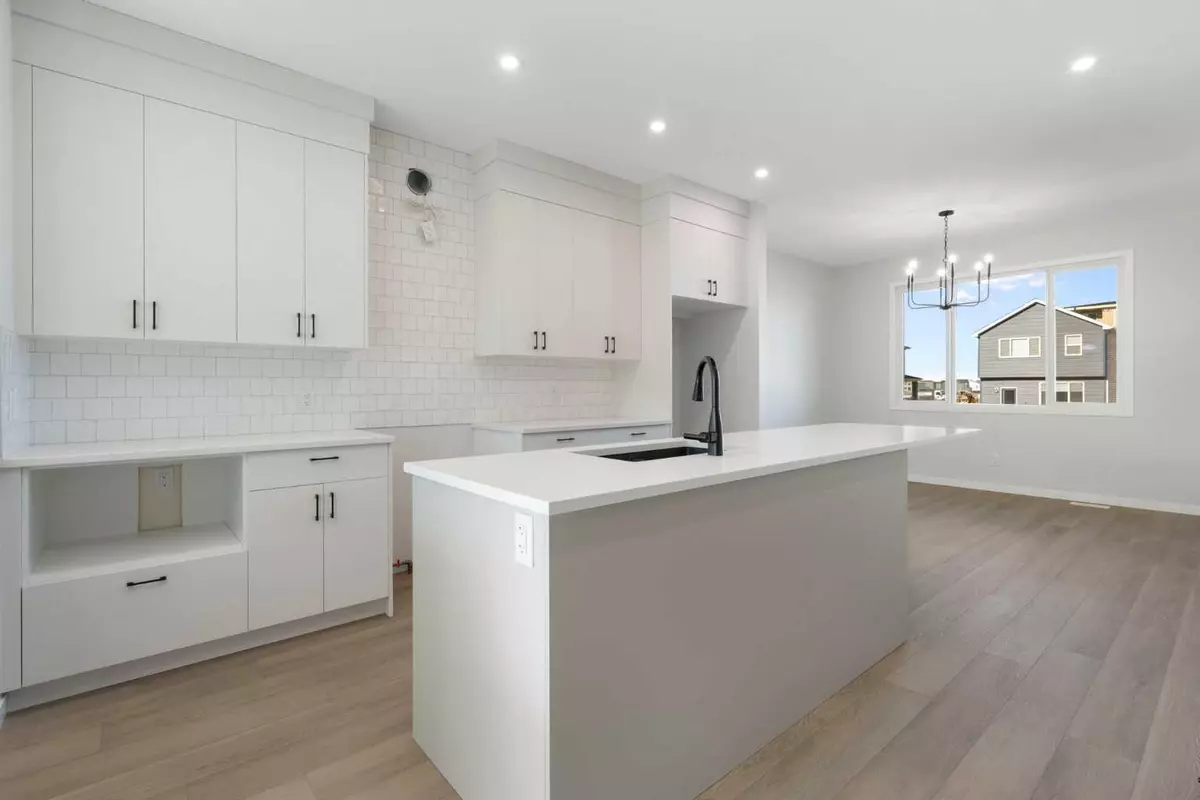 Calgary, AB T2X 5Y4,13 Creekview MNR SW