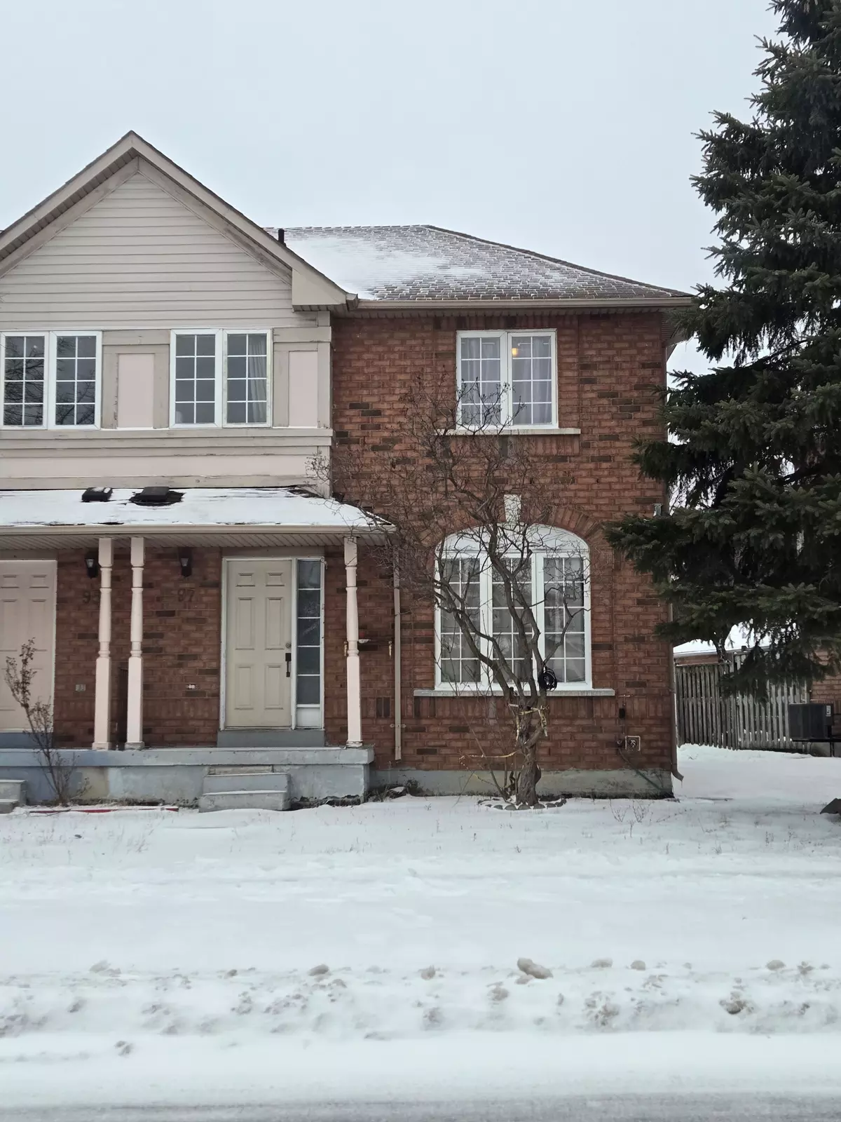 Brampton, ON L6Y 5E9,10 Cherrytree DR #97