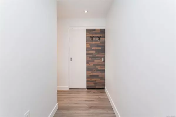 Victoria, BC V8W 1E4,838 Broughton St #309