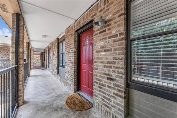1421 S 12th Street #211, Waco, TX 76706