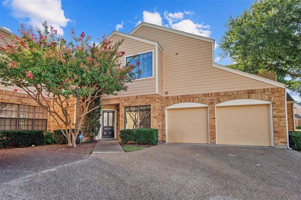 213 Cimarron Trail #2, Irving, TX 75063