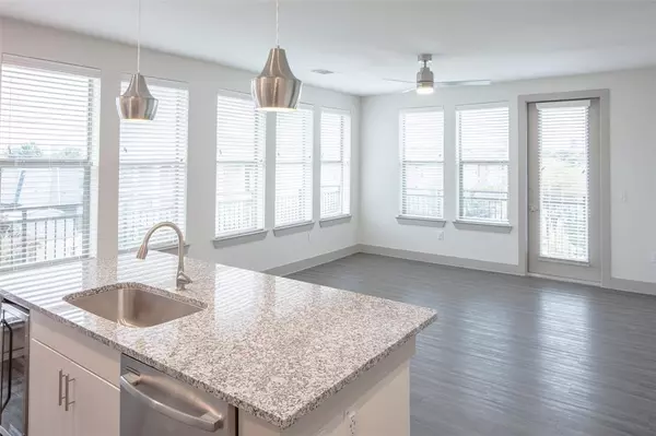 Dallas, TX 75235,3383 Cedarplaza Lane #210