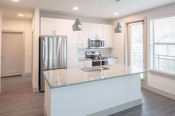 Dallas, TX 75235,3383 Cedarplaza Lane #210