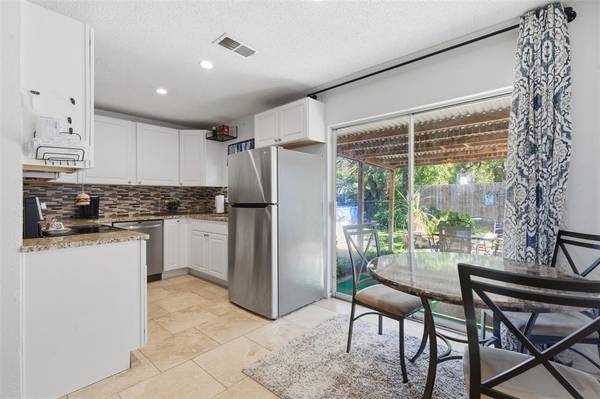 405 Mustang Trail,  Granbury,  TX 76049