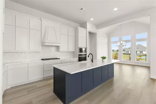 2613 Lee Street,  Burleson,  TX 76028