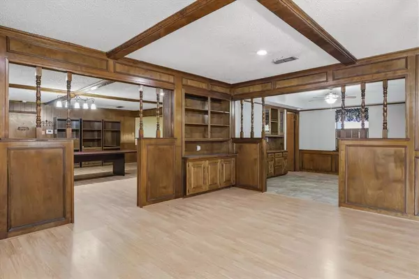 Edgewood, TX 75117,716 S Houston Street