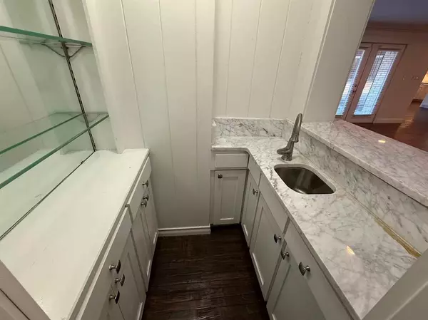 Dallas, TX 75230,6121 Preston Haven Drive