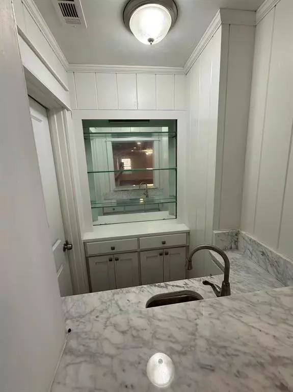 Dallas, TX 75230,6121 Preston Haven Drive