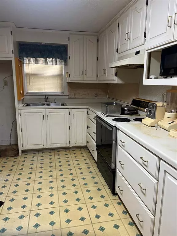 Desoto, TX 75115,806 E Parkerville Road