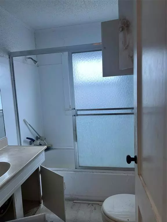 Desoto, TX 75115,806 E Parkerville Road