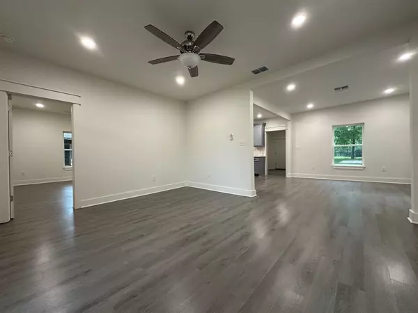 Sulphur Springs, TX 75482,907 Davis Street S