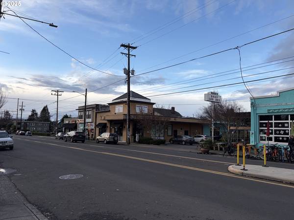 4615 SE Hawthorne BLVD, Portland, OR 97215
