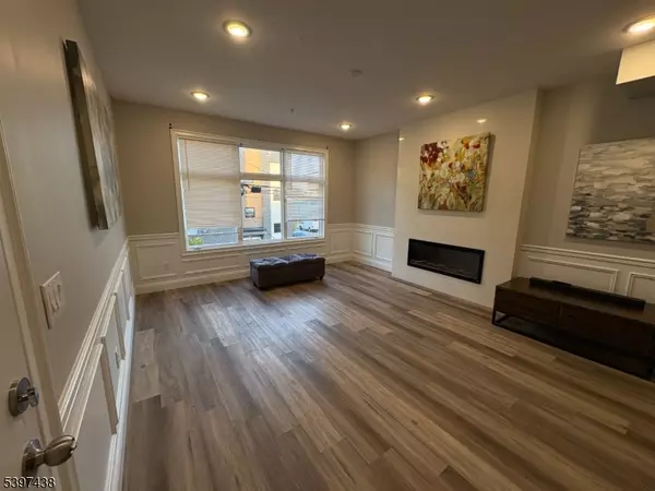 274 Governor St, Paterson City, NJ 07501