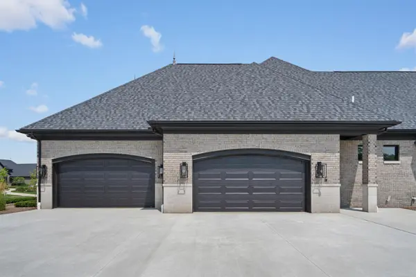 61570 Cotswold DR, Washington Twp, MI 48094