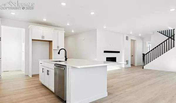 Monument, CO 80132,16785 Starfall DR