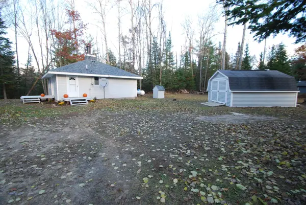 781 Lula LN,  Alger,  MI 48610