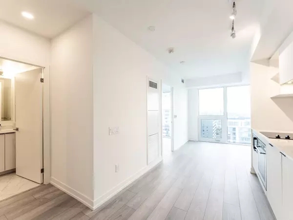 Toronto C08, ON M5B 0C5,82 Dalhousie ST #4002