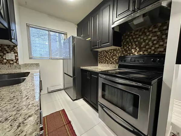 140 Leeward Glenway #117, Toronto C11, ON M3C 2Y9