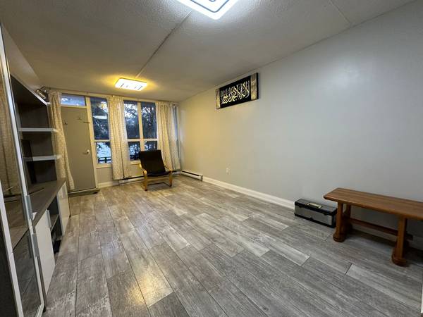 140 Leeward Glenway #117, Toronto C11, ON M3C 2Y9