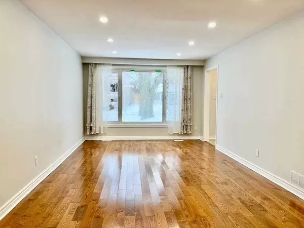 Toronto C15, ON M2H 1M7,35 Drysdale CRES