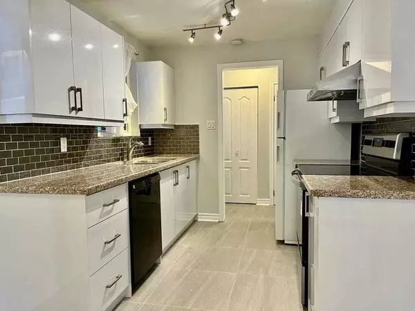 Toronto C15, ON M2H 1M7,35 Drysdale CRES