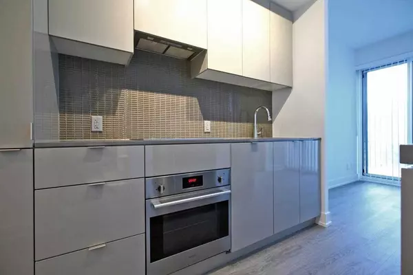 Toronto C01, ON M4Y 0E9,7 Grenville ST #1116