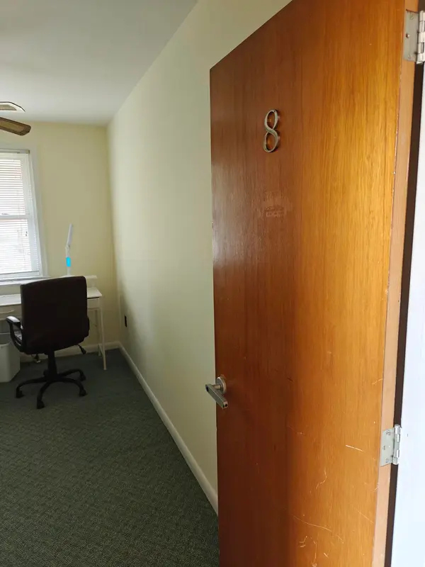 374 Central Park BLVD S #Room #8, Oshawa, ON L1H 5X2